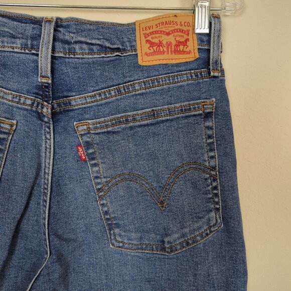 Levis Wedgie Straight Womens Jeans Blue Denim Button Fly Frayed Hem W30 L28 - Picture 6 of 16